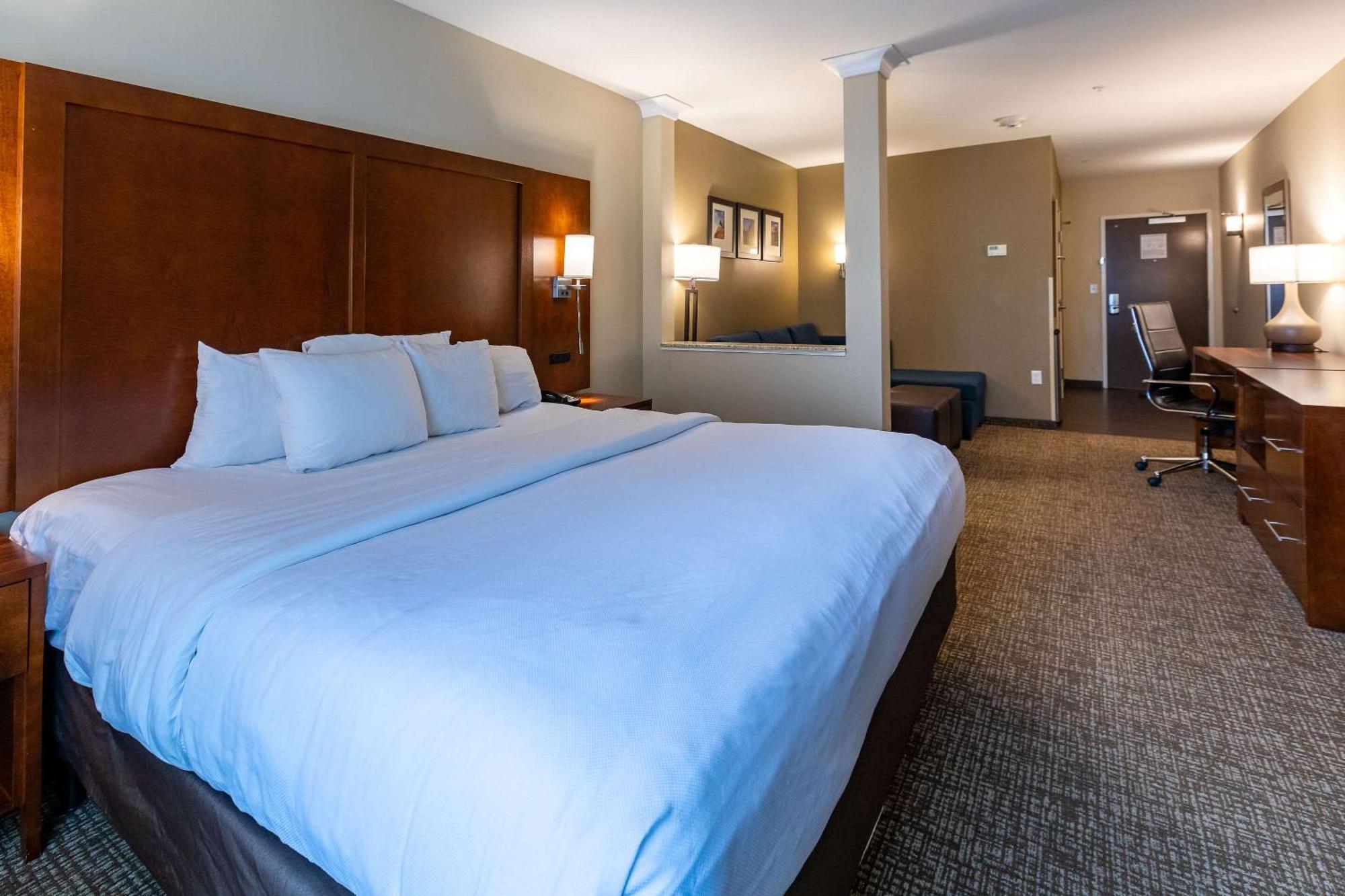 Comfort Suites Denver Near Anschutz Medical Campus Аврора Экстерьер фото