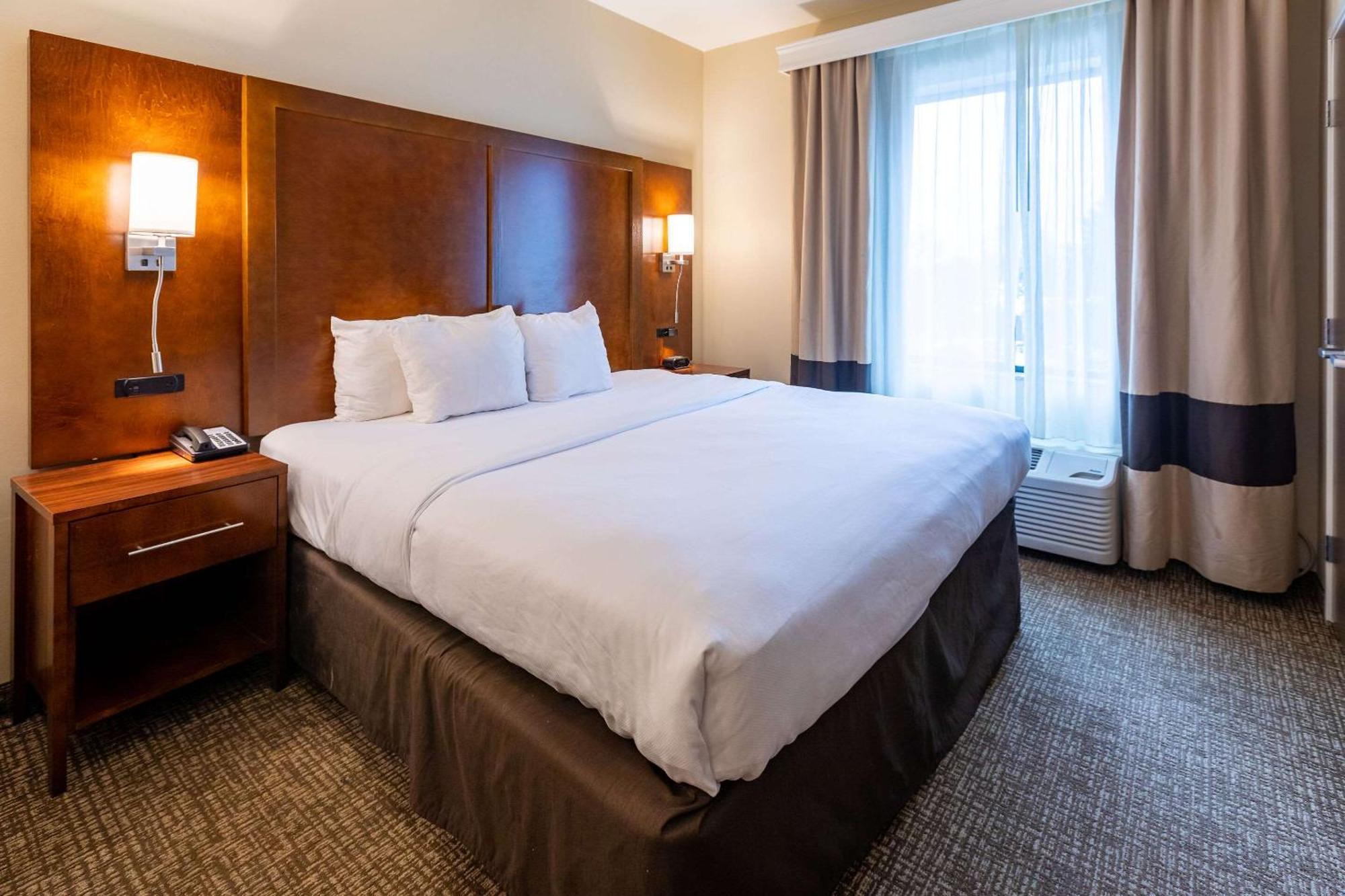 Comfort Suites Denver Near Anschutz Medical Campus Аврора Экстерьер фото
